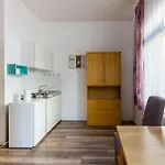 Apartmenthaus In Fuer Monteure * קמניץ