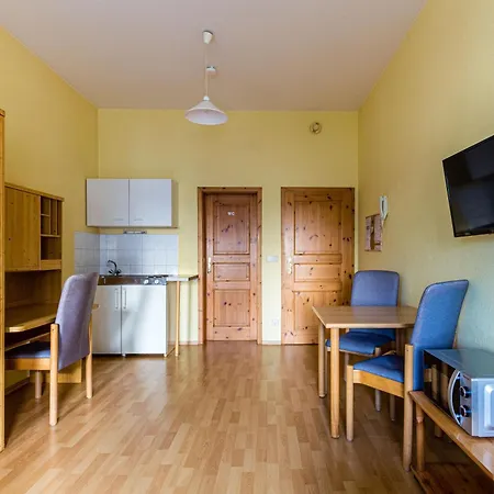 דירה Apartmenthaus In Fuer Monteure קמניץ