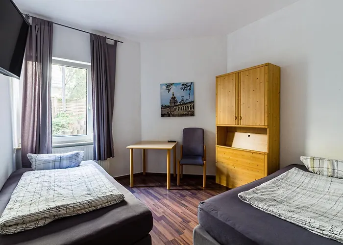 Apartmenthaus In Fuer Monteure ケムニッツ